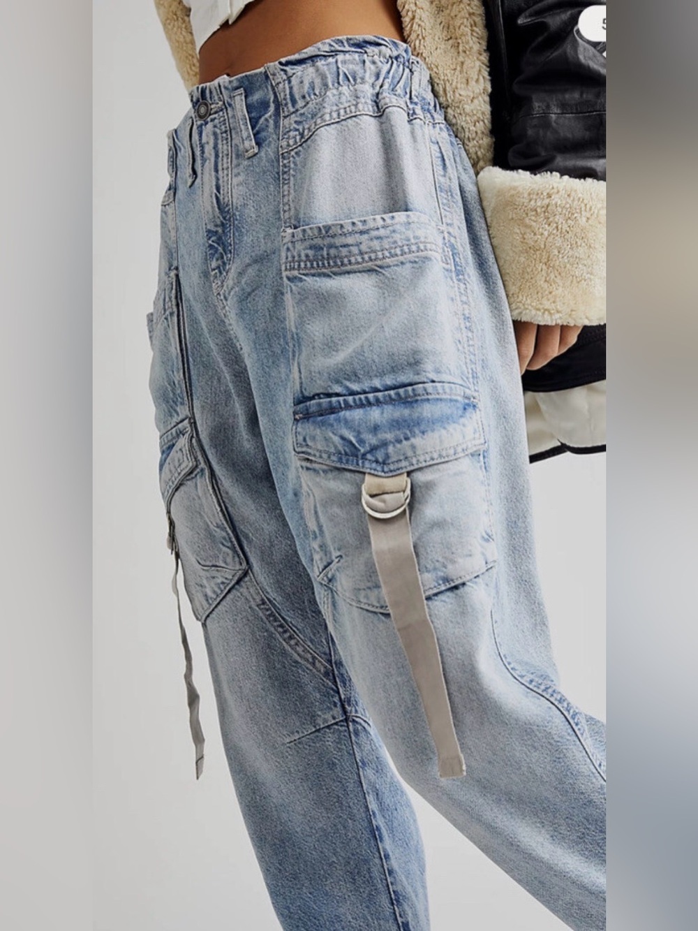 🔥 Free People We The Free Hazel Pull-On Drop-Waist Cargo Jeans - Picture 2 of 8